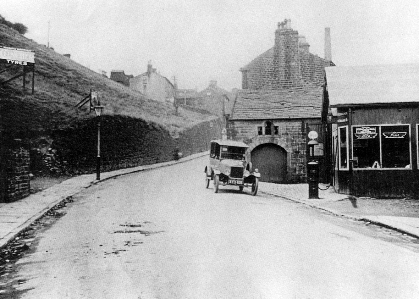 Bankfoot garage 1925